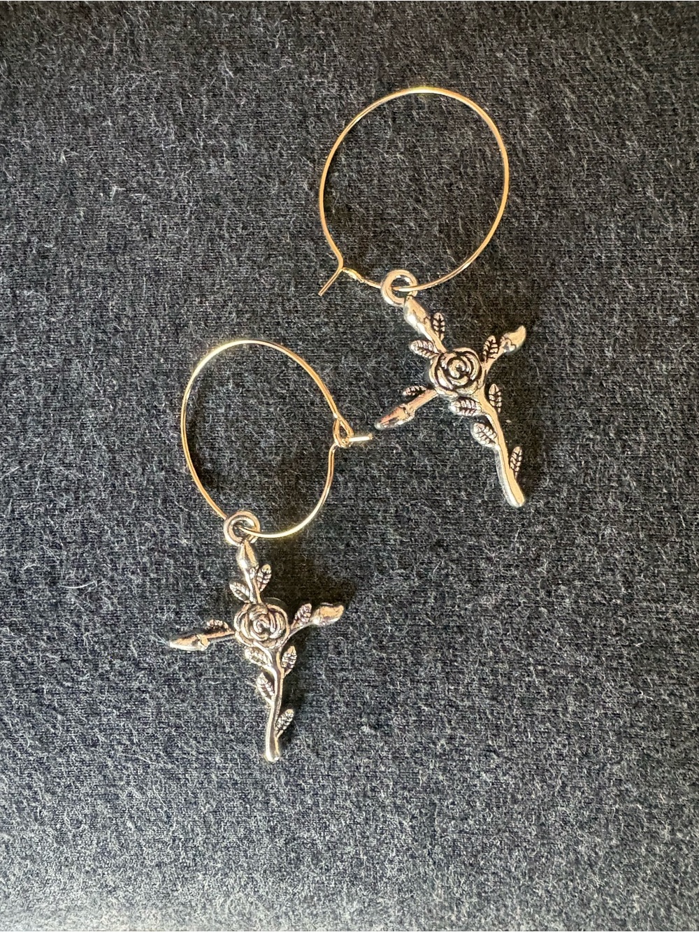 Earrings very light weight and cute